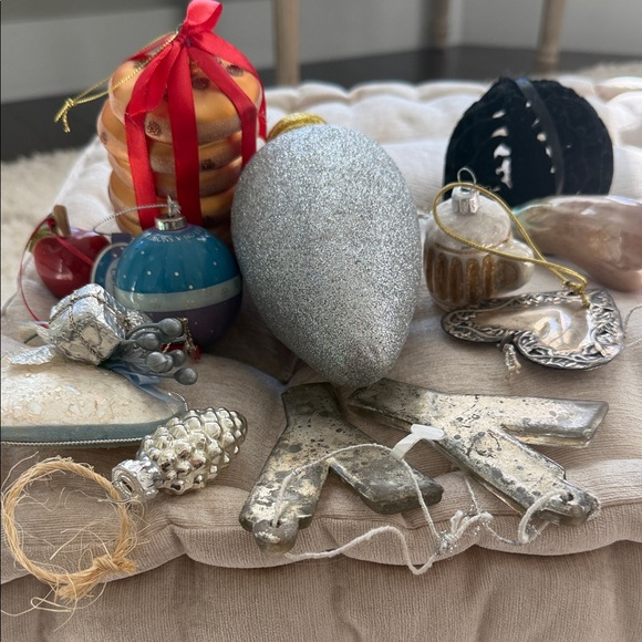 ANTHRO set of 11 ornaments - Picture 10 of 10